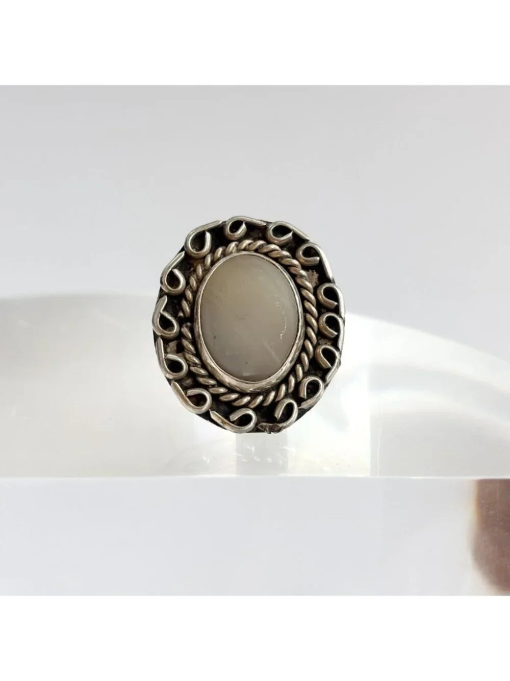Mother of Pearl Southwest Style Sterling Silver 925 Vintage Ring - sz 7 - Picture 11 of 11